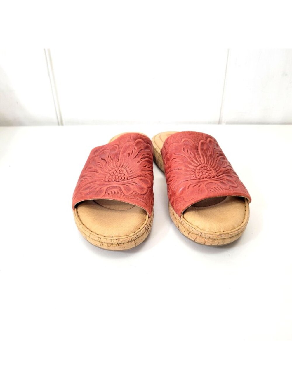 Born Women's Red Floral Embossed Cork Platform Slide Sandals Size 8 - Picture 11 of 11